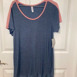 BRAND NEW - Classic T (L)